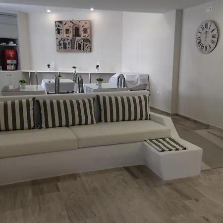 Apart Otel Fomithea Kamári