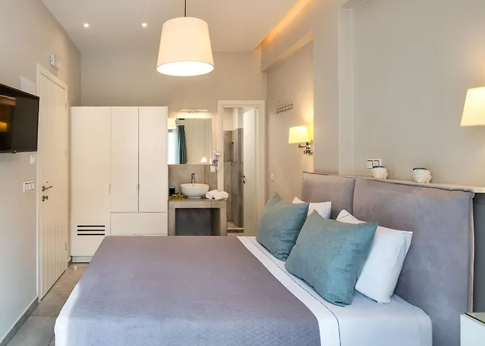 Fomithea Hotel-new מלון 3*