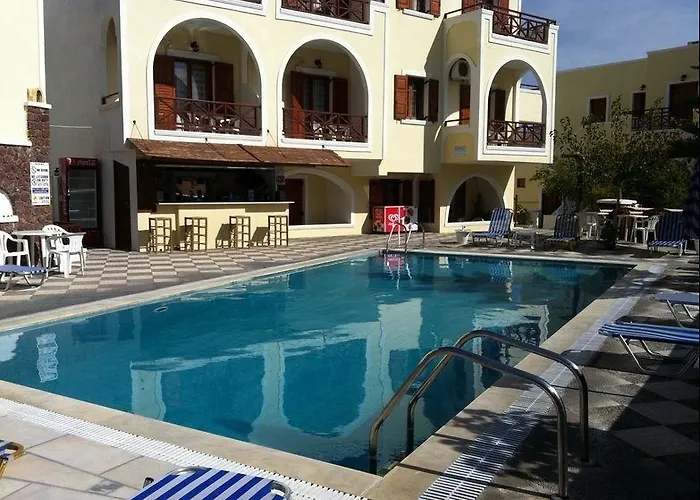 מלון Fomithea Hotel-new 3*