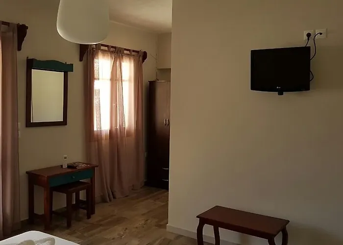 Fomithea Hotel-new מלון