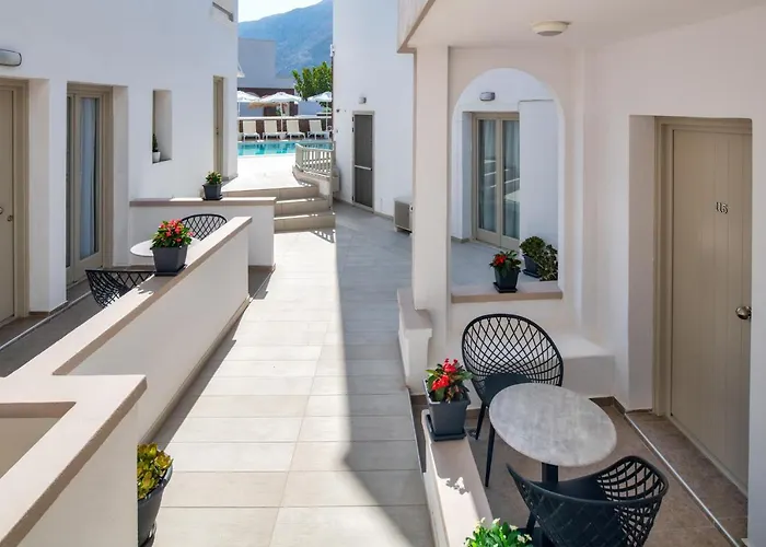 מלון Fomithea Hotel-new Kamári